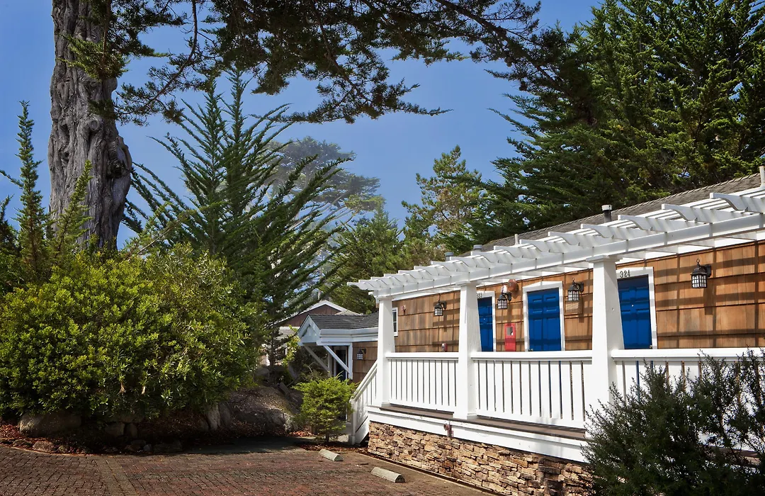 Lighthouse Lodge & Cottages-1