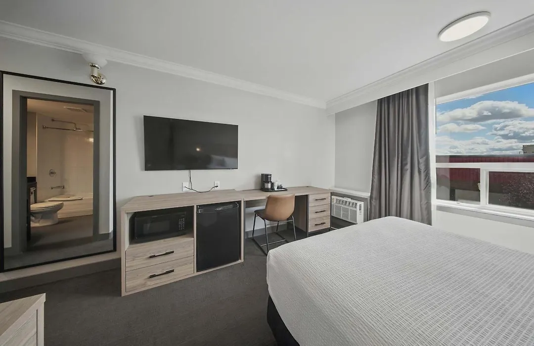 Sandman Hotel Red Deer-1