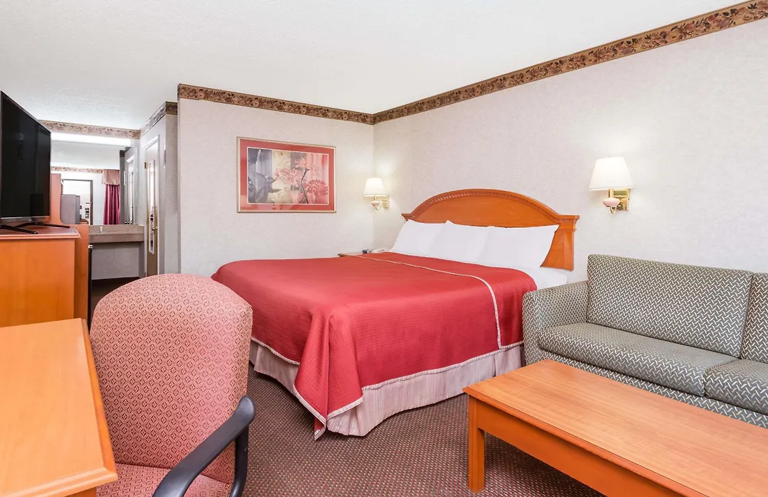 Regency Inn & Suites-Hamilton Place-1
