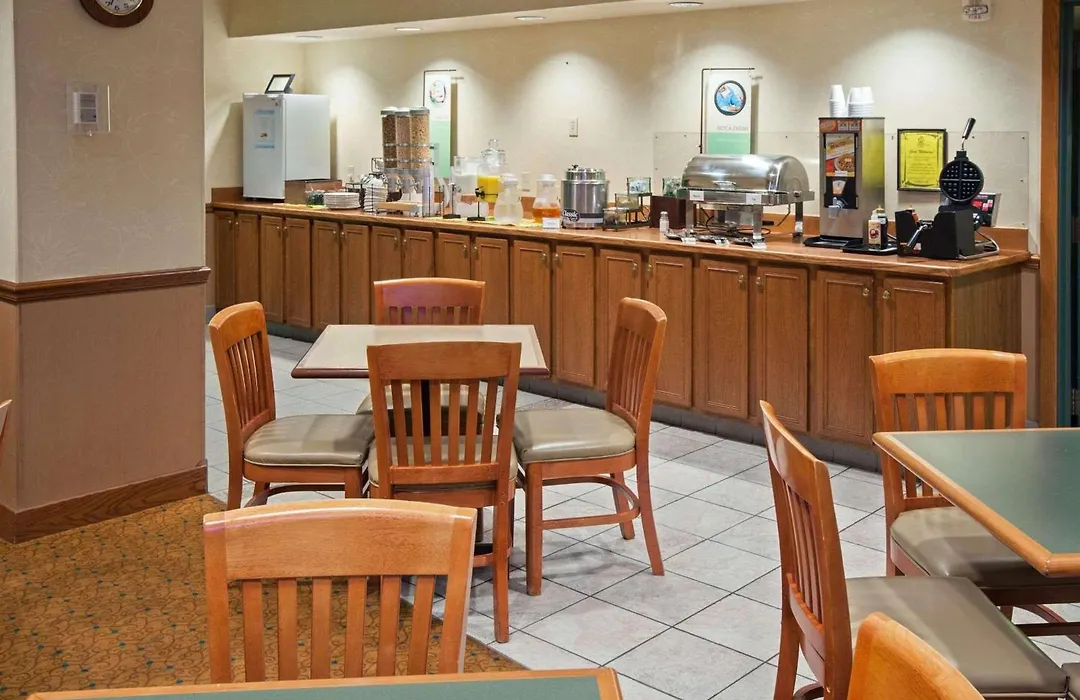 Country Inn & Suites By Radisson, Lansing, Mi-1