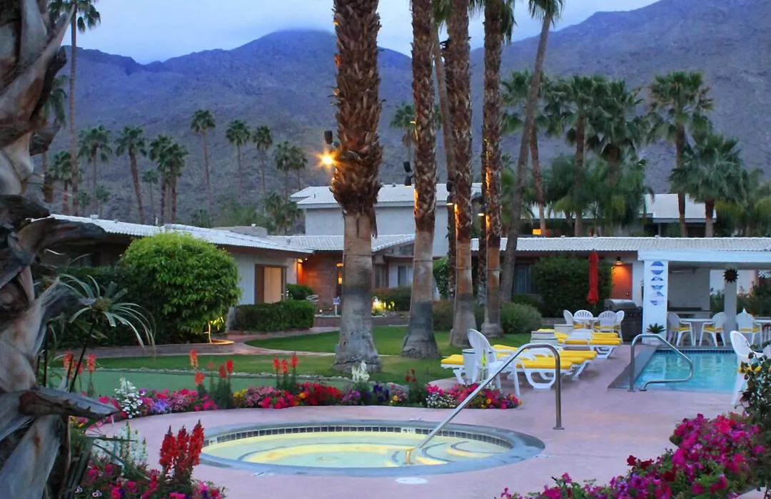 A Place In The Sun Hotel - Adults Only Big Units, 24H Heated Pool & Spa In 1 Acre Park Prime Location, Dog Friendly, Top Midcentury Modern Boutique Hotel-1