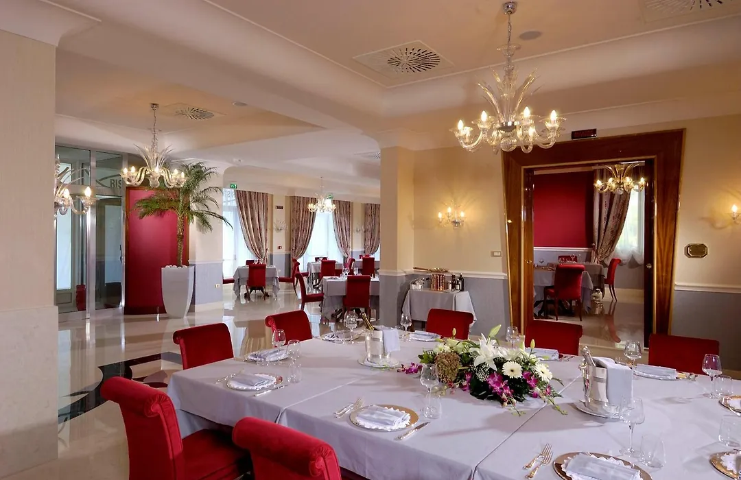 Hotel & Meeting Centergross-1