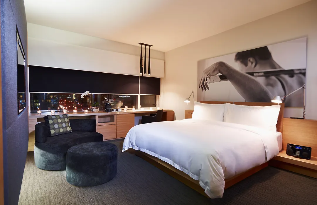 Le Germain Hotel Maple Leaf Square-1