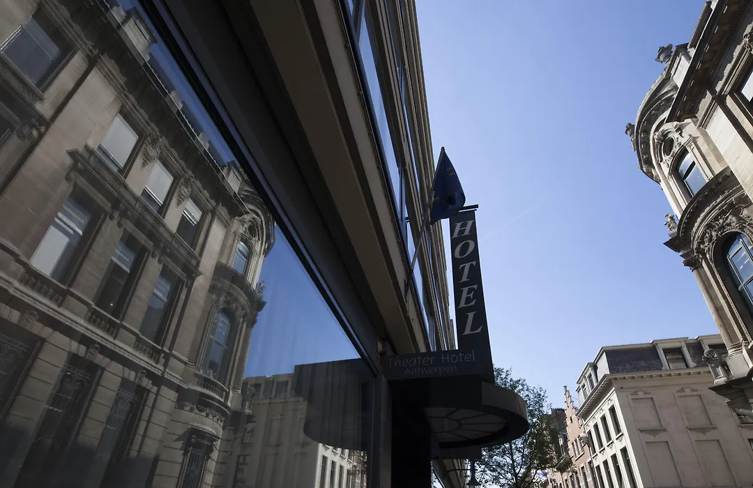 Theater Hotel-1