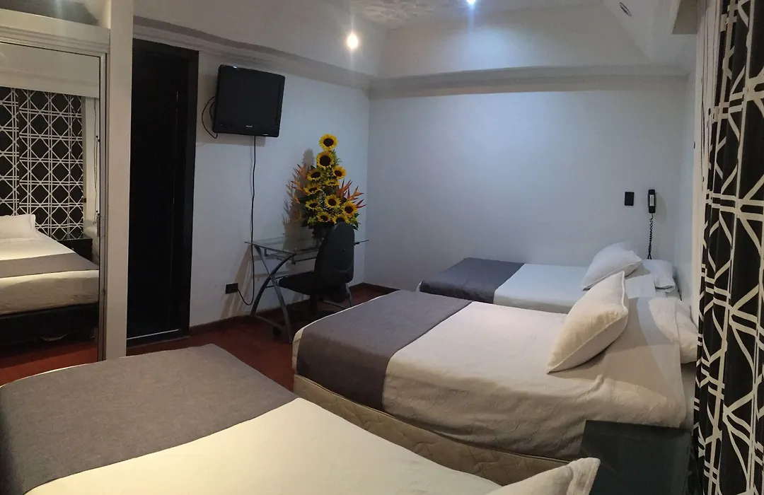 Hotel Ejecutivo Embajada-1