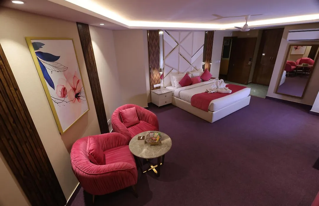 Hotel Ramhan Palace-1