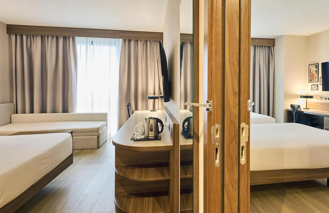 Hilton Garden Inn Sevilla-1