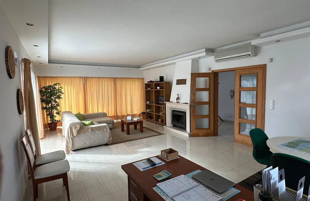 Azores Holidays House -B&B - Suites - Self Check-In Keyboard-1
