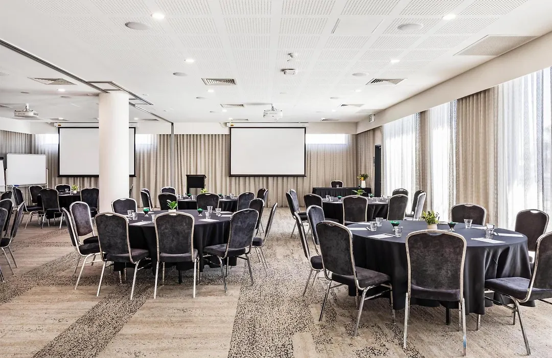 Metro Hotel Perth-1