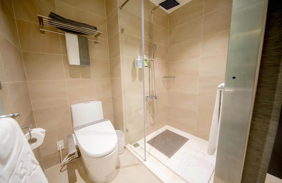 Gogo Hotel Fengchia-1