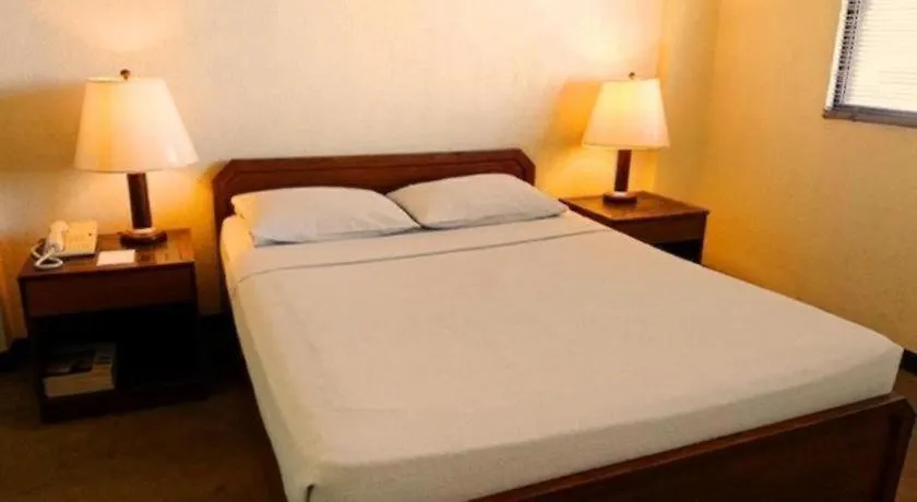 Amorsolo Mansion Hotel-1