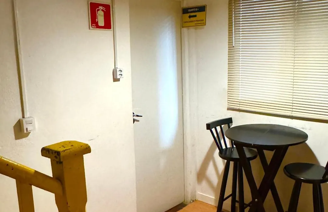 Pinheiros Hostel&Food-1