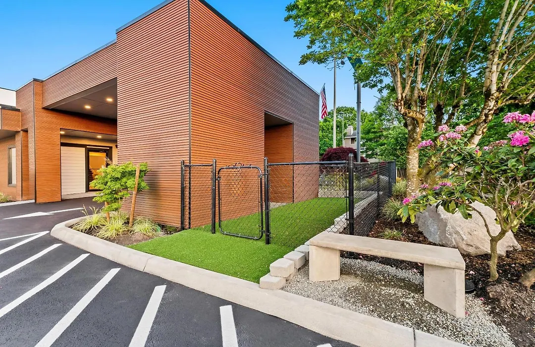 Clarion Pointe Kent - Seattle South-1