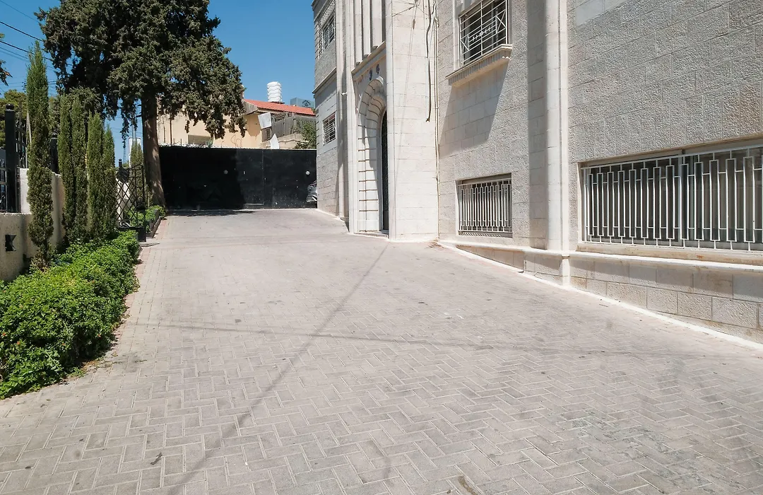 Dali House-1