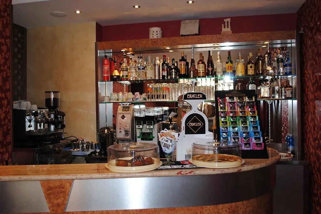 Hotel Maximo-1