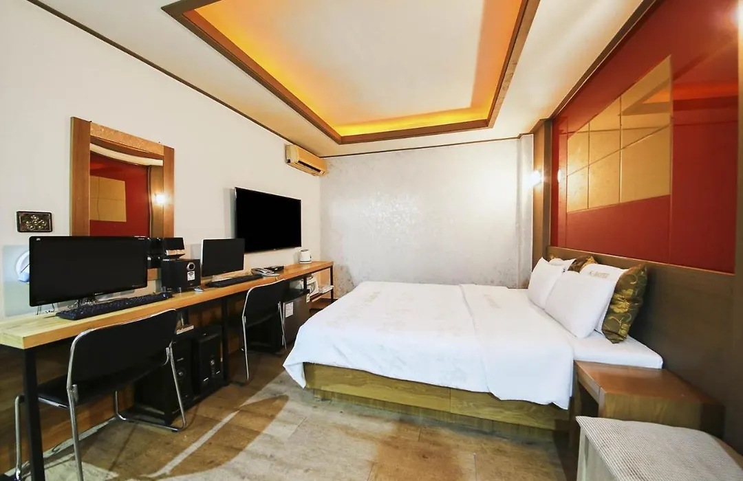K2 Motel-1