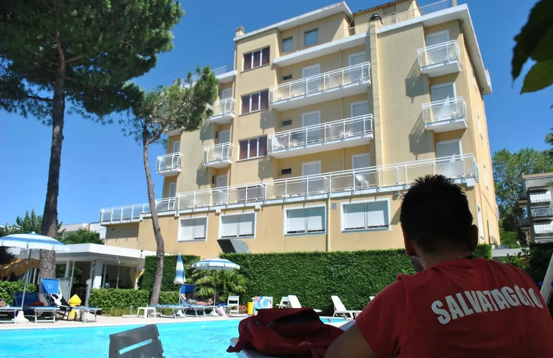 Hotel Bahama-1