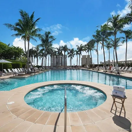 Four Seasons Hotel Miami - Luxury Private Residences-3