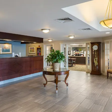 Ramada By Wyndham Boston-3