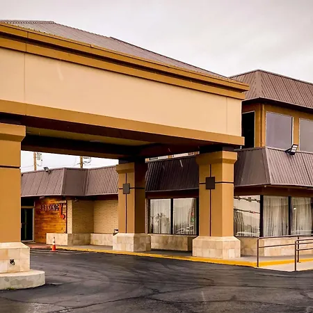 Quality Inn & Suites Airport-2