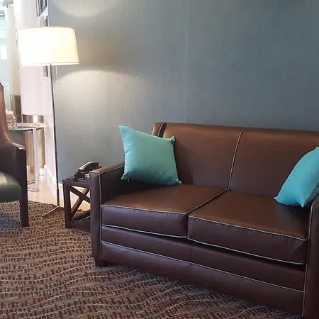 LIC Manhattan View Hotel-2