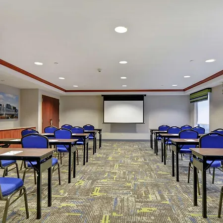 Hampton Inn & Suites Newark-Harrison-Riverwalk-3