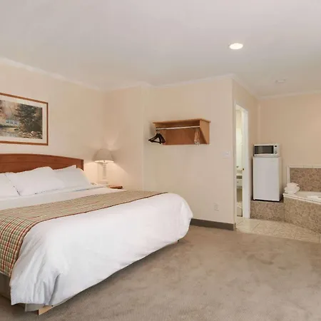 Travelodge By Wyndham Kamloops-2