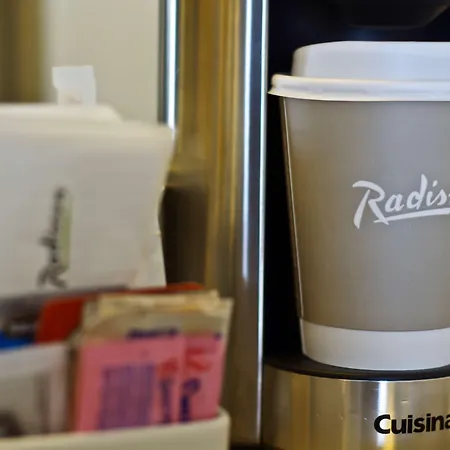 Radisson Suites Hotel Toronto Airport-3
