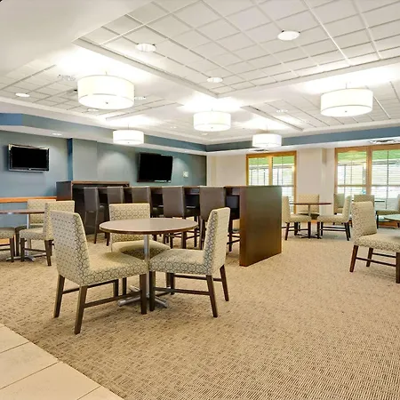 Wingate By Wyndham Fargo-2