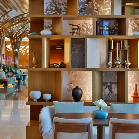 Doubletree By Hilton Sharjah Waterfront Hotel And Residences-2