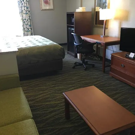 Quality Inn & Suites Winter Park Village Area-2