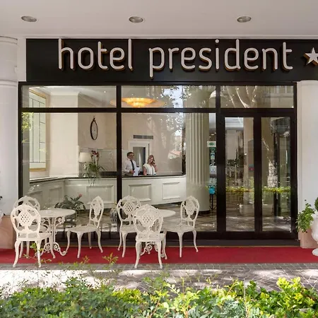 Hotel President-2