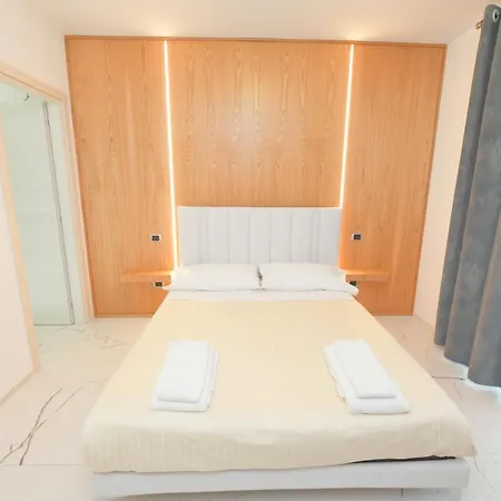 Noemi B&B-3