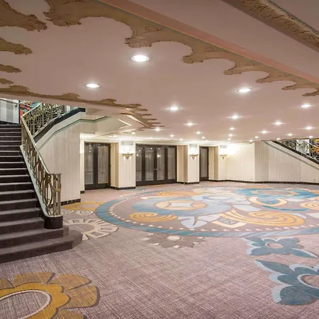 Hilton Cincinnati Netherland Plaza-3