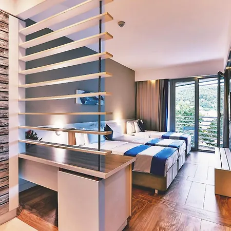 Carine Hotel Delfin-2