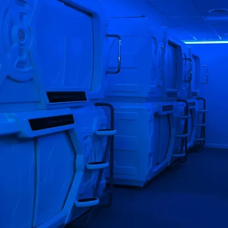 GOOD VIBES ONLY Capsule Hostel Malaga-3