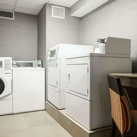 Hampton Inn Evansville Airport-2