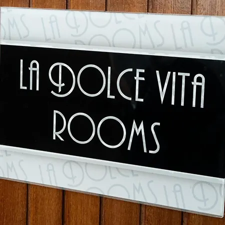 La dolce vita rooms-3