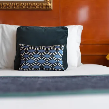 Sunborn London Yacht Hotel-2