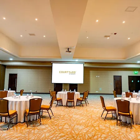 Courtyard By Marriott Santiago Airport-3