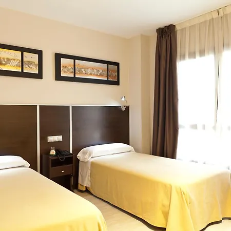 Hostal Avenida Barajas-3