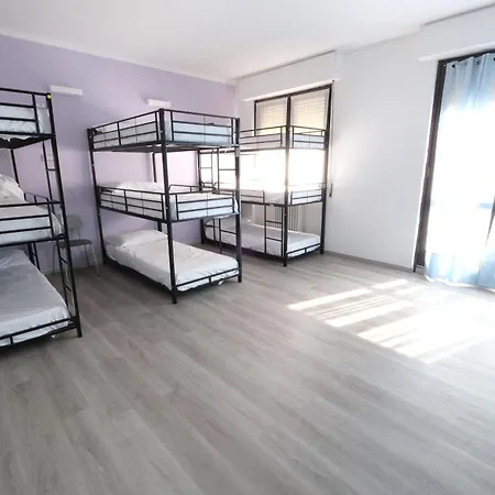 Hostel 3-3