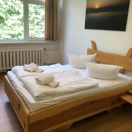 Waldhotel Am See Berlin-Schmoeckwitz-3