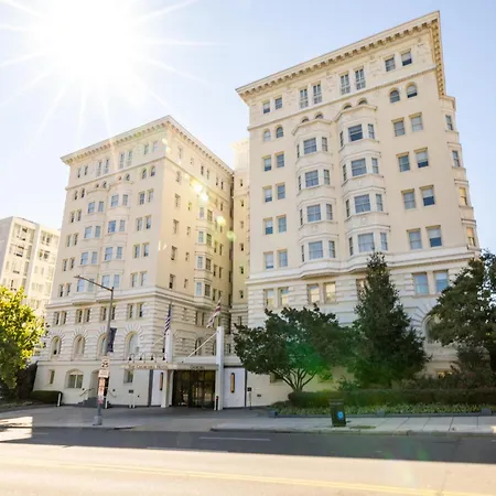 The Churchill Hotel Near Embassy Row-2