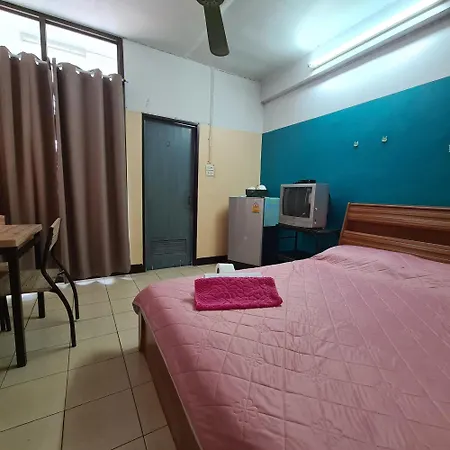Roong-Arun Apartment-3