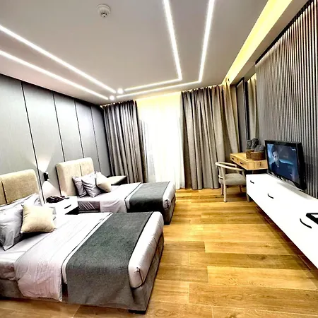 Queens Suite Hotel-3