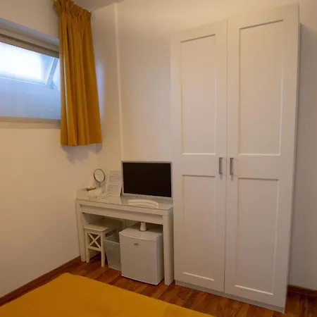 Comola90 Guest House-3