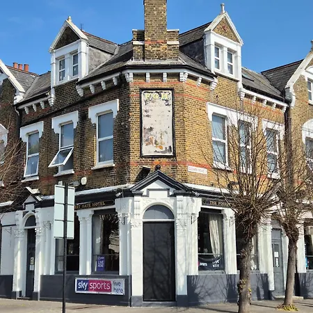 Forest Gate Hotel - Free Parking Limited Spaces-3
