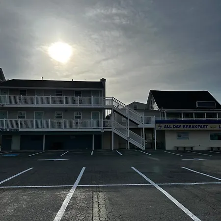 Atlantic Breeze Motel & Apartments-2
