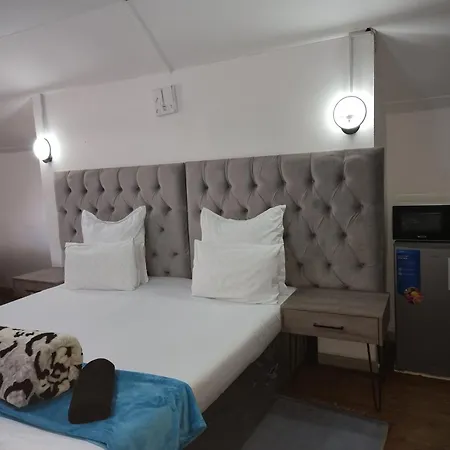 Ojong'S Self Catering Accommodation Bellville-3